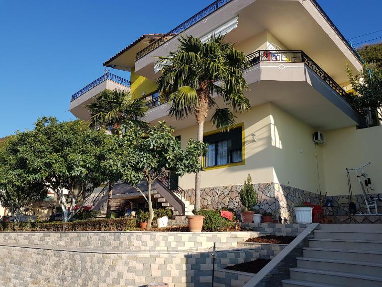 Luxury Villa with Stunning Views in Vlore - B&B Vlorë