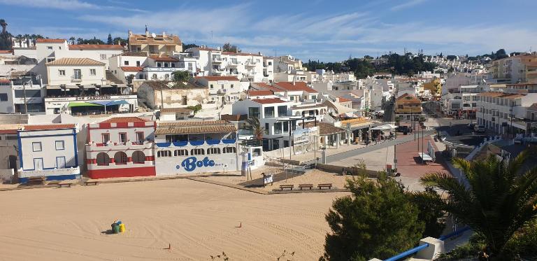 FM Central Vila Apartment - Bed and Breakfast Carvoeiro