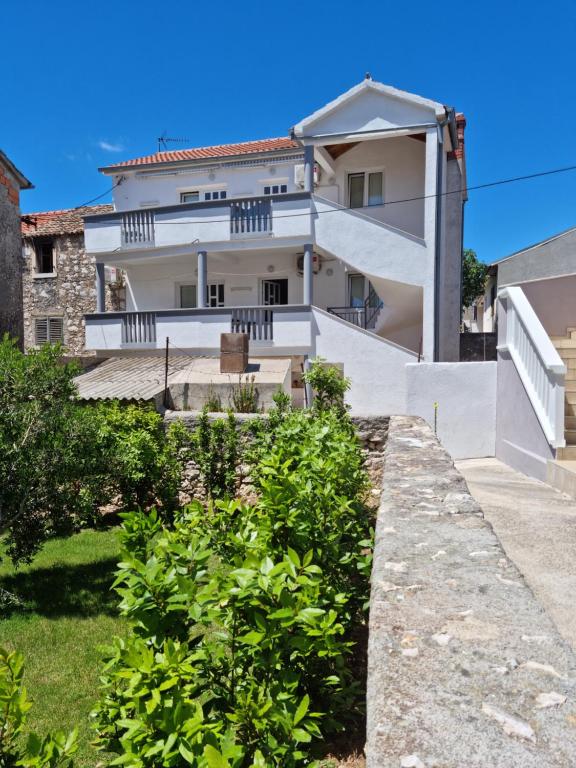 Apartmani Bada - Ferienwohnung Pakostane