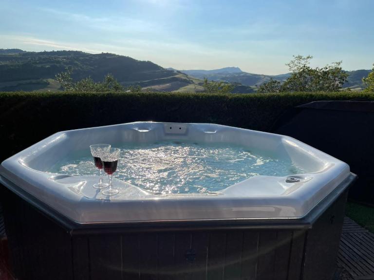Villa Tamara Country & Spa Suites - Bed and Breakfast Montefiore Conca