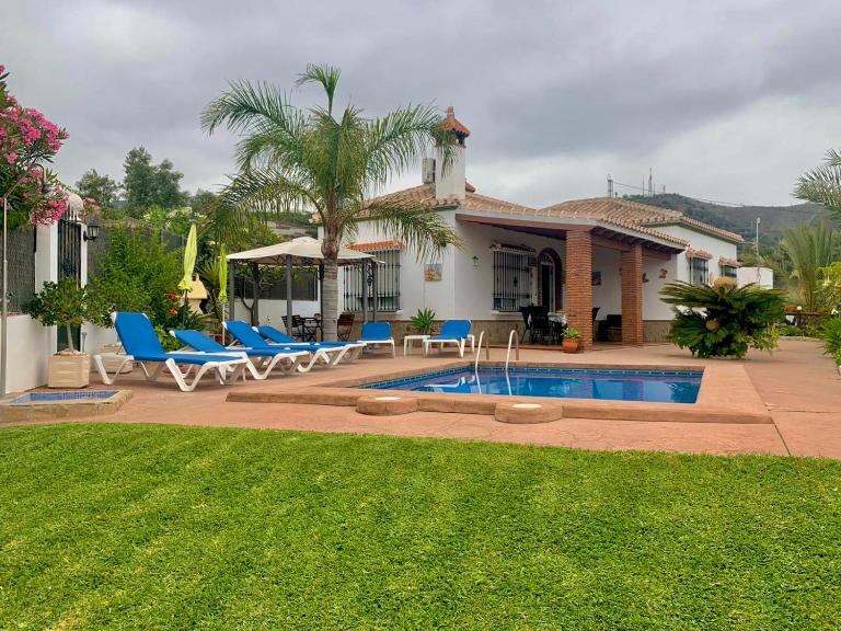 Cortijo VILLA EL PINO - Chambres d'hôtes Torrox