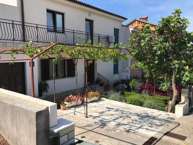 Apartman Antonia - B&B Cirquenizza