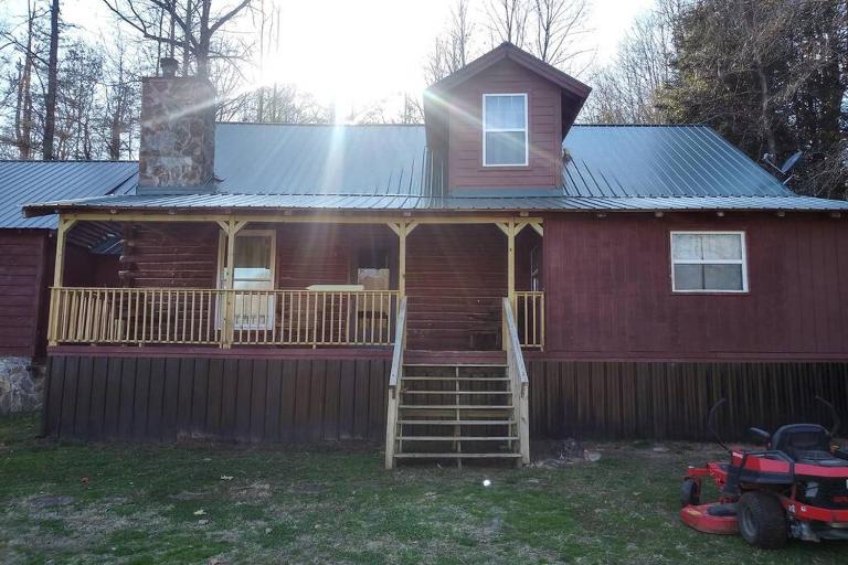 Hoot Nanny's Rustic Cabin on Mossy Creek - Ferienwohnung Cleveland