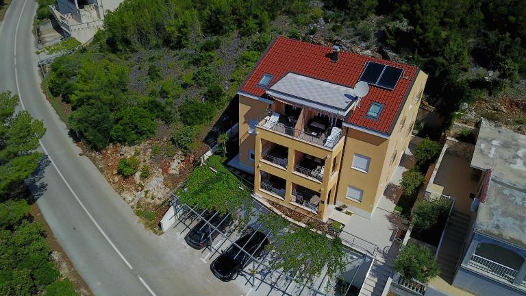 Apartments Martina - Bed and Breakfast Prižba