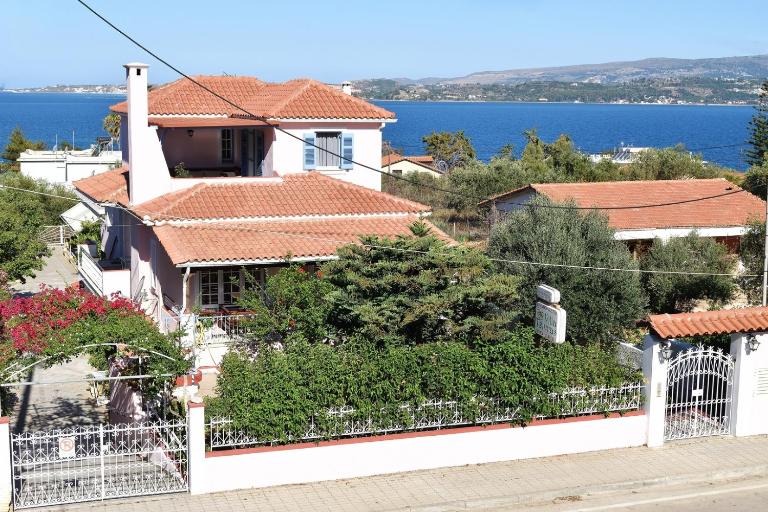 Tzivras Villa & Apartments - Ferienwohnung Lassi