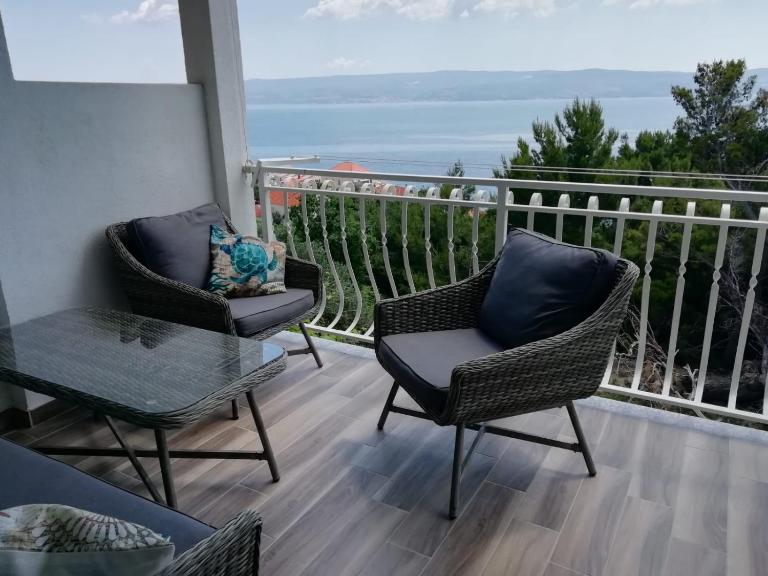 Jona - Dugi Rat - Mali Rat - B&B Dugi Rat
