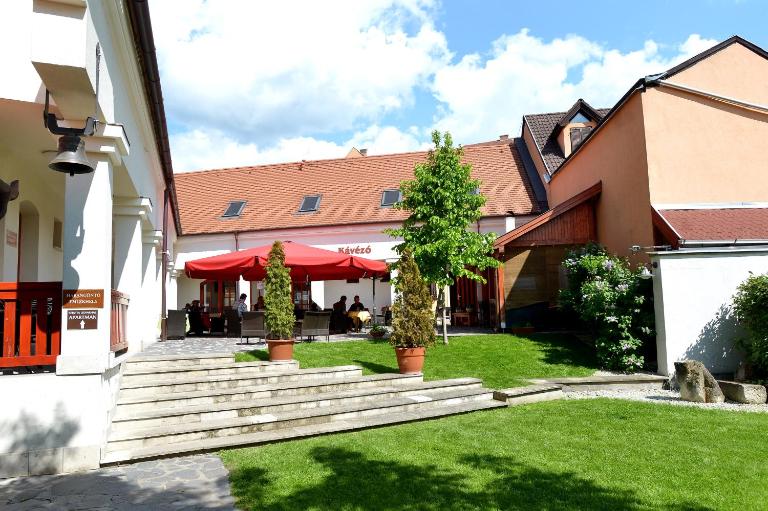 Servita Udvarház Eger - Ferienwohnung Erlau