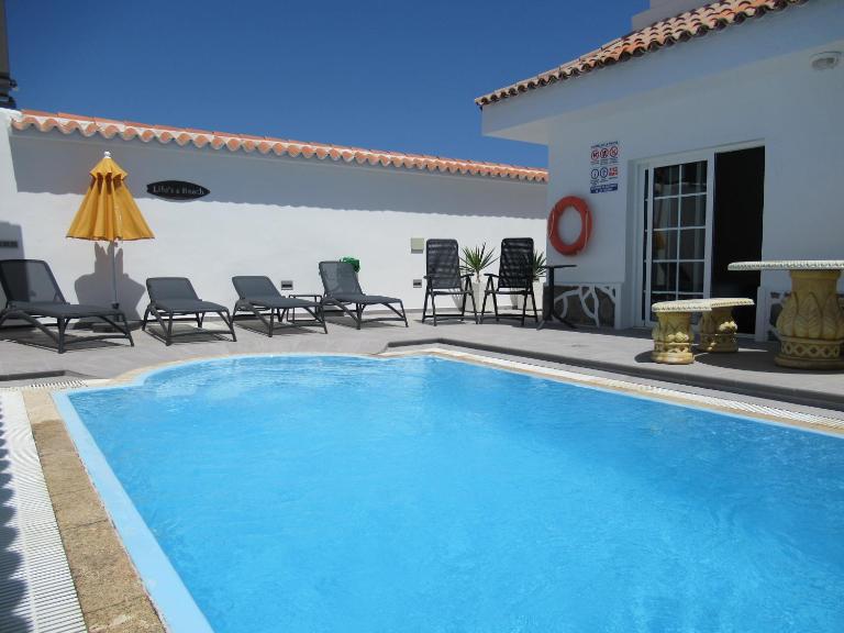 LAS ROSAS by RENTMEDANO Stunning luxury Chocolate Box villa with private heated pool & wifi - B&B El Médano