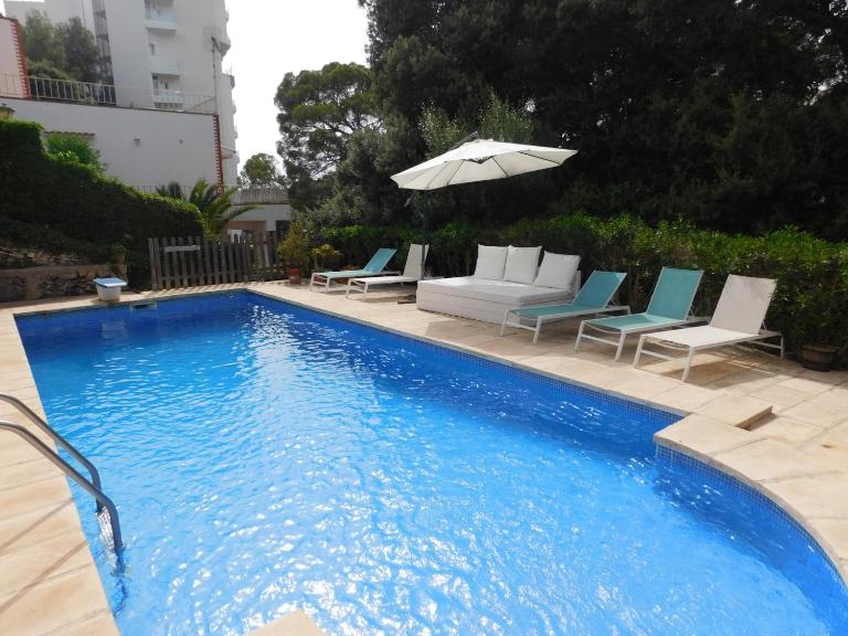 Apart.Can Pons,con piscina, a 50 de la playa - B&B Cala Galdana