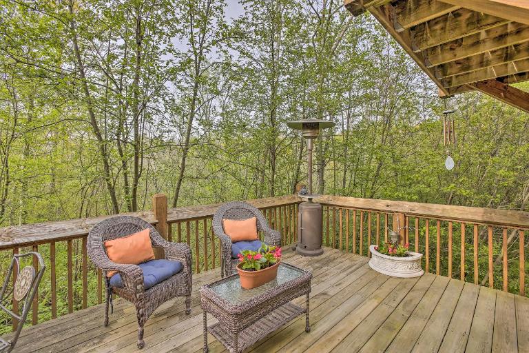 Resort Cabin w/ Fire Pit: Golf, Hike and Play! - B&B Rothbury