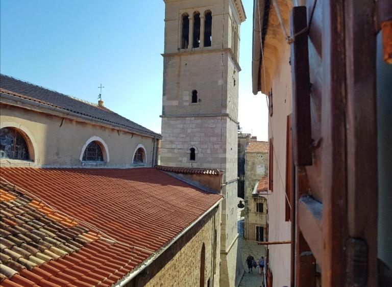Nice Room - Centar - Bed and Breakfast Cres (stad)