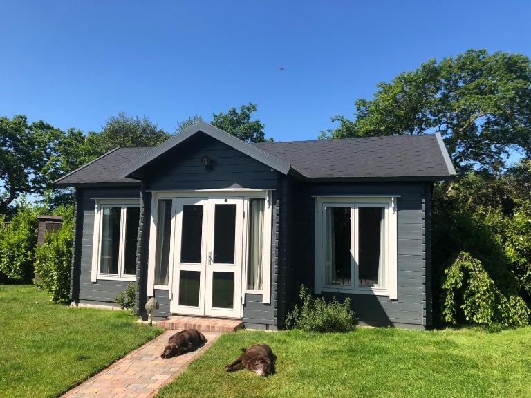 Modern Summerhouse - Ferienwohnung Lymington
