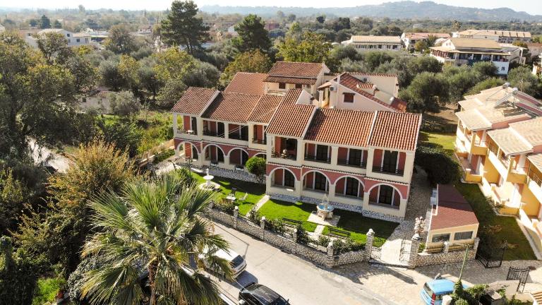 Fiona Apartments Roda Corfu - Bed and Breakfast Róda