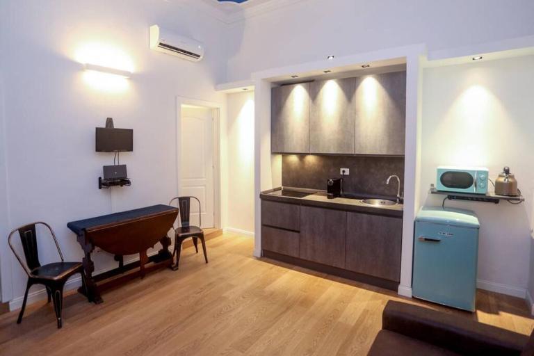Elegant Quiet Flat 2 min from SMN Station - B&B Firenze