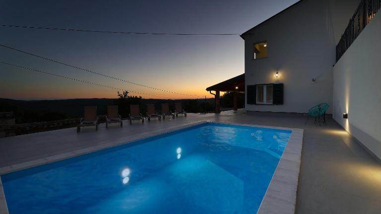 Villa Kristina - Swimming pool, Dolenja Vas - Istra - B&B Dolenja Vas