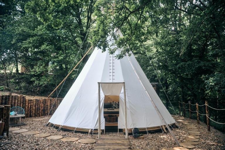 Glamping Nad Meandry - Bed and Breakfast Unhošť