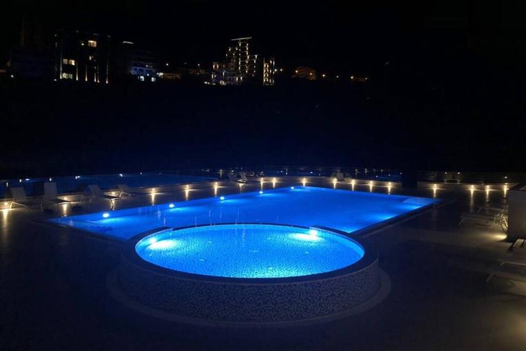 Status-M Apartments 151 - Bed and Breakfast Bečići