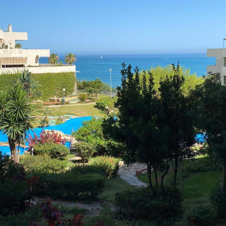 Sea View Benal Beach Apartment - Self Check-In - Benalmádena Costa Near Marina - Chambres d'hôtes Benalmádena