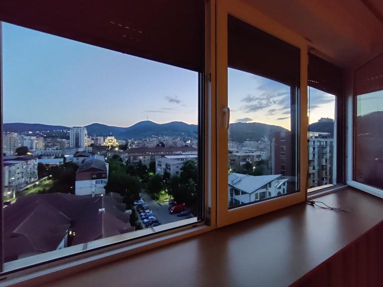 Cosy 2-bedroom apartment with an amazing panorama - Bed and Breakfast Deva