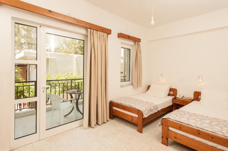 Niriis Hotel - B&B Kato Daratso