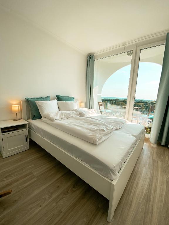 Marine Apartman By BLTN Siófok - B&B Siófok