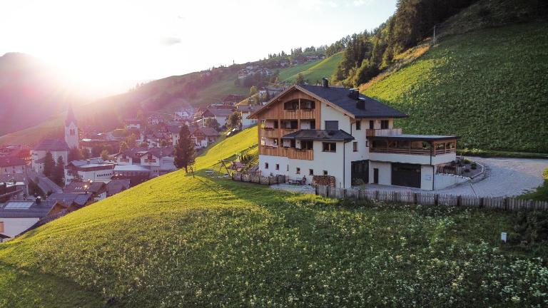 Lüch de Crusteles - Bed and Breakfast La Villa