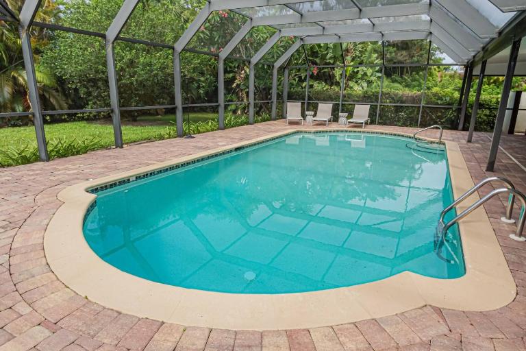 Kings Lake Blvd Private Garden View - B&B Naples