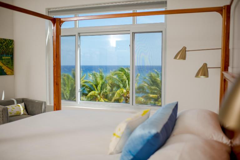 Whispering Seas Oceanfront Suite - B&B Ocho Rios