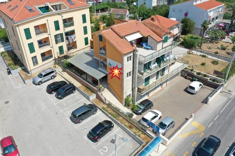 Nina Apartments - B&B Podstrana