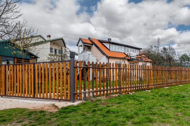 Frile Apartments - B&B Nikšić