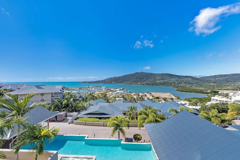 Sails on the Sea - Club Wyndham - B&B Airlie Beach