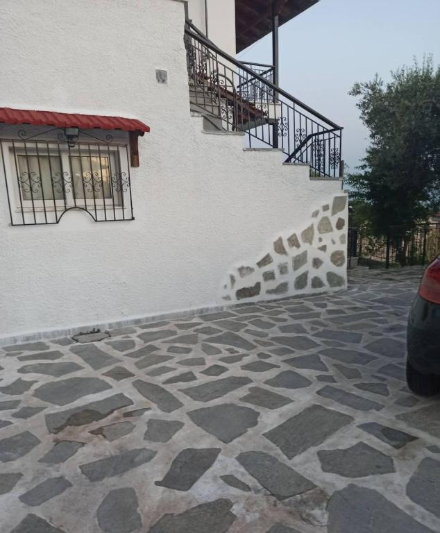 Pantheon - B&B Serres