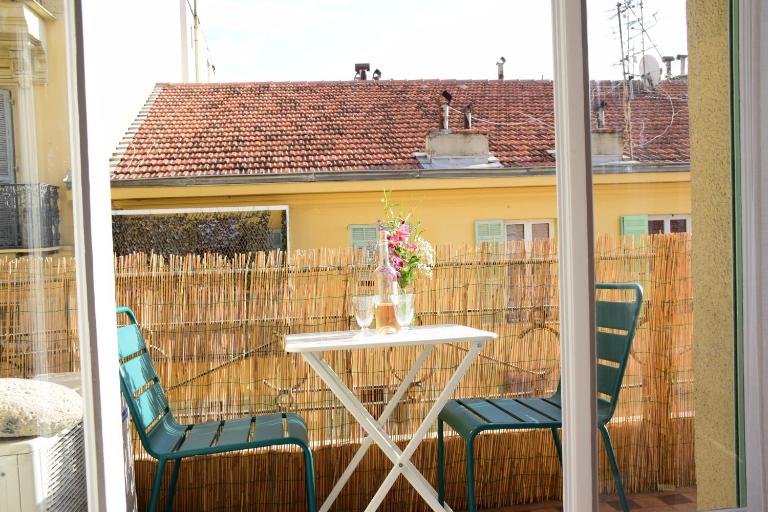 Les Gérardines by EnjoyNice, 3-room with Airco and balcony - Bed and Breakfast Nice