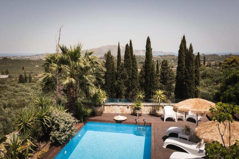 Ark Luxury & Private Villa - Bed and Breakfast Mouzáki