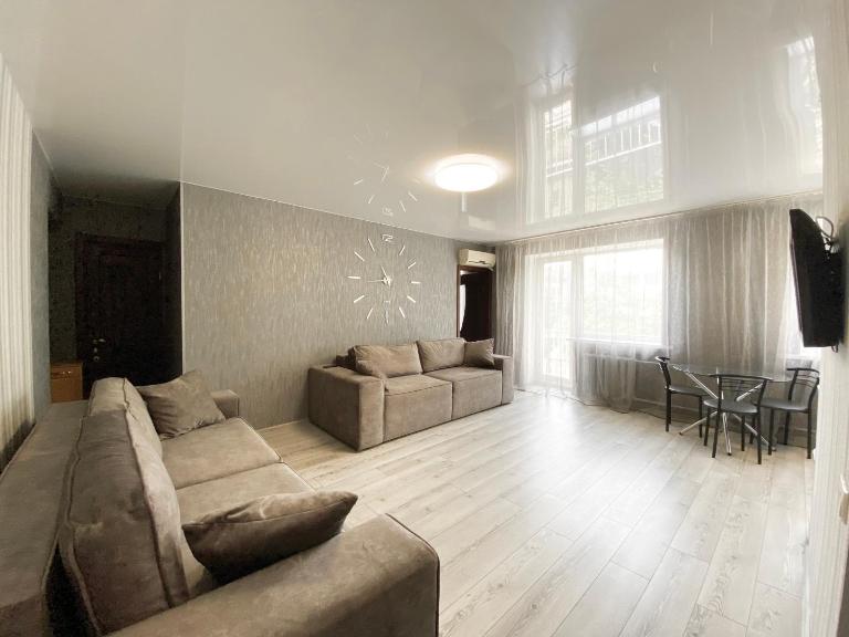 2-bedroom Lux Most City Area Nebereznaya Riv'era - Chambres d'hôtes Dnipro
