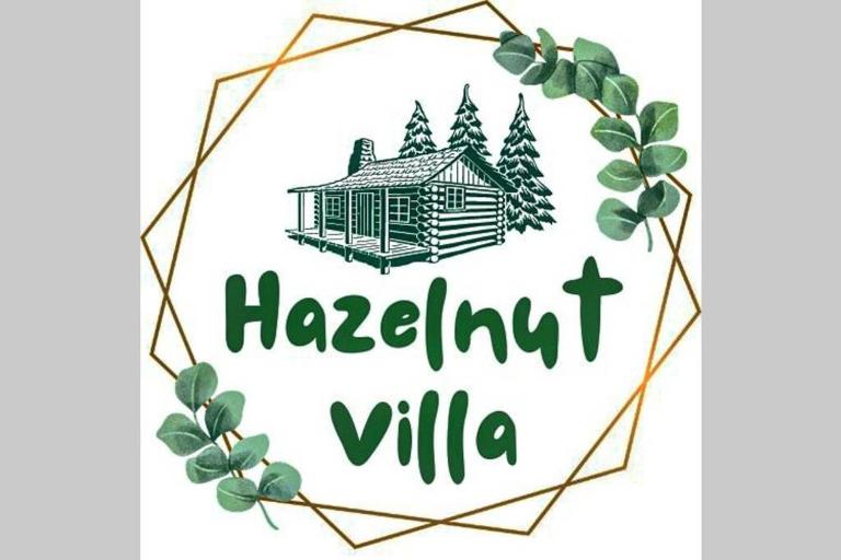 Hazelnut Villa - Secluded - closeby town & a lake - B&B Osby