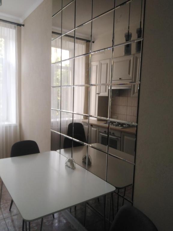 2-комнатная квартира на Соборной - Bed and Breakfast Mykolayiv