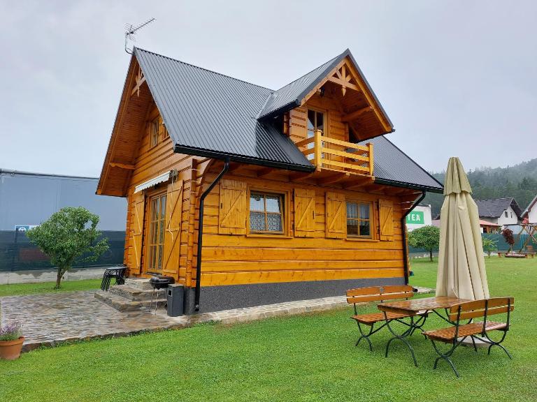 KANADYJKA domki drewniane - B&B Niedzica