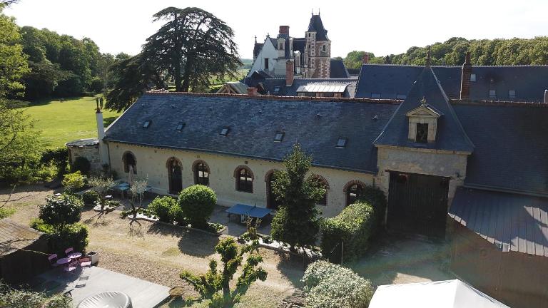 GITE LONGERE DE 15 PERSONNES AU CHATEAU DE JALLANGES VOUVRAY - B&B Vernou-sur-Brenne