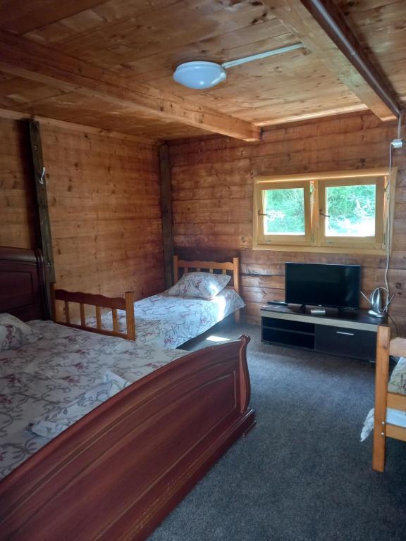 Vikendica - Bed and Breakfast Čanj