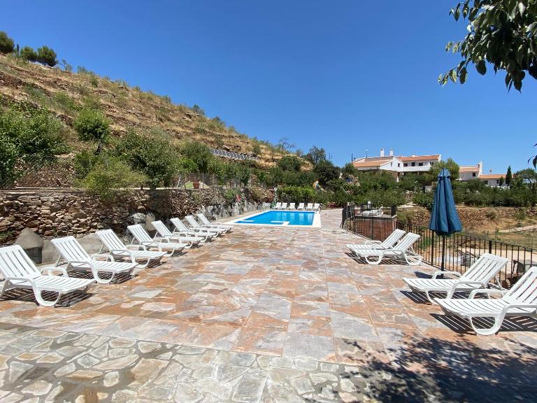 Reul Alto Cortijos Rurales - B&B Laroya