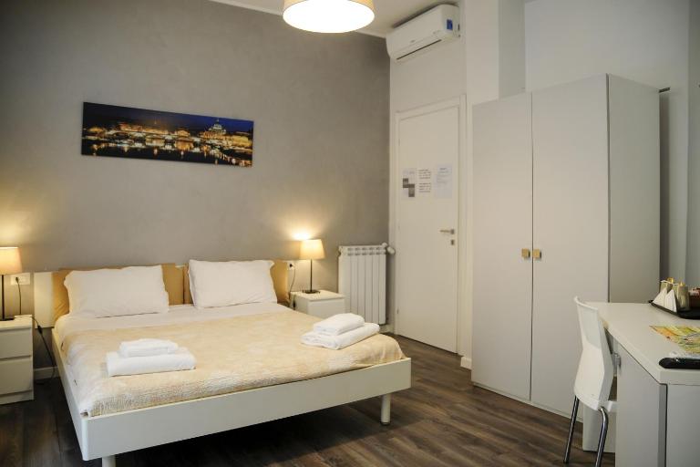 Infinity Castle - B&B Roma