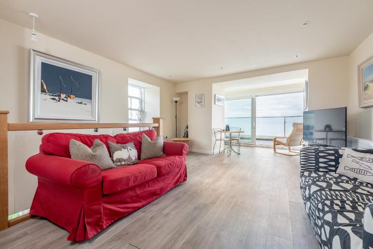 Cellardyke 3-Bed House Sleeps 6 with Sea Terrace - Bed and Breakfast Anstruther