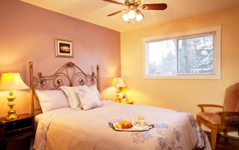 Wild Rose Bed & Breakfast - Bed and Breakfast Saskatoon