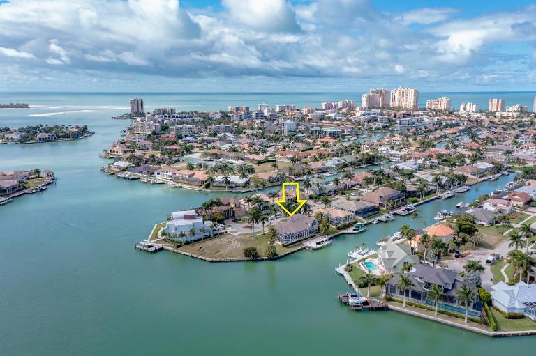 Luxury Rental Walkable To Beach With Wide Water Views I Pet Friendly - B&B Marco Island