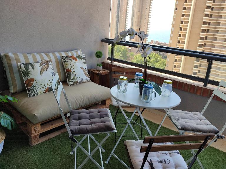 Junto Playa Levante con terraza Chill-Out-2 WCs-A ESTRENAR Gemelos 23 - Chambres d'hôtes Benidorm