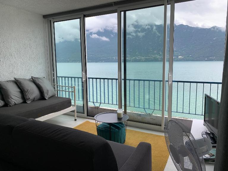 Le Lamartine, vue magnifique face au Lac du Bourget - B&B Aix-les-Bains