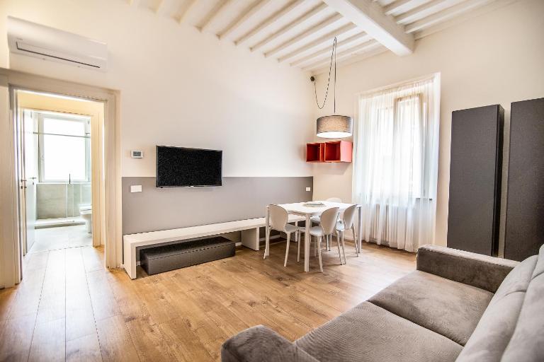 Leone Guest House - Ferienwohnung Follonica