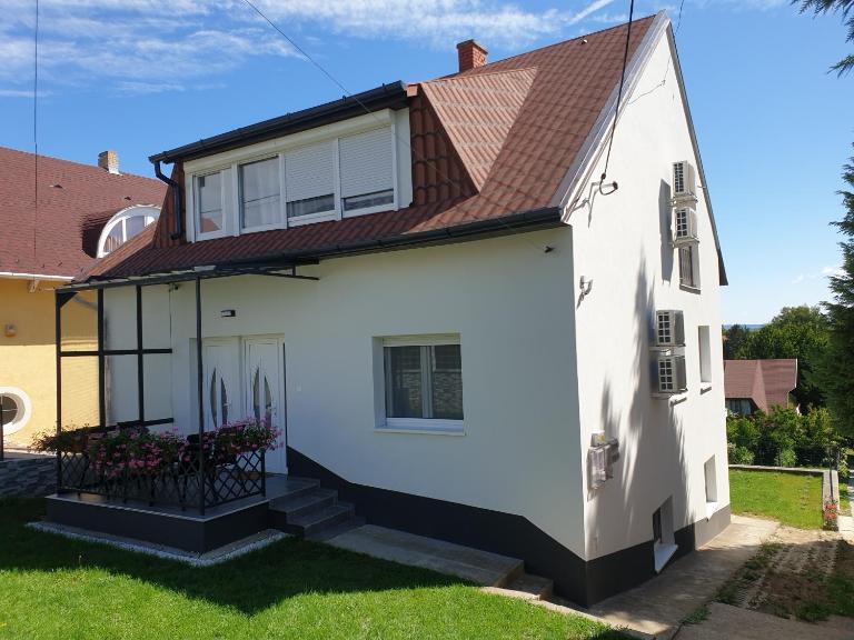 Adri Apartman - B&B Zalakaros