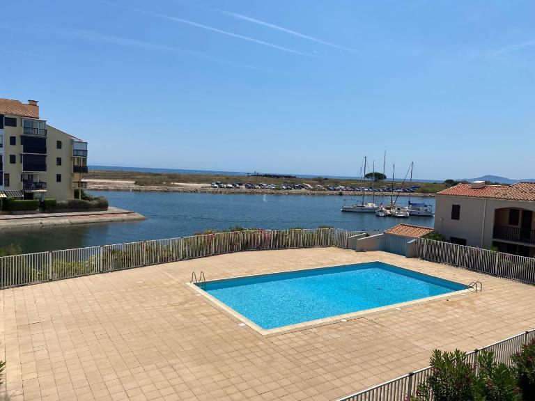 Appartement sur la marina vue mer panoramique - B&B Saint-Cyprien